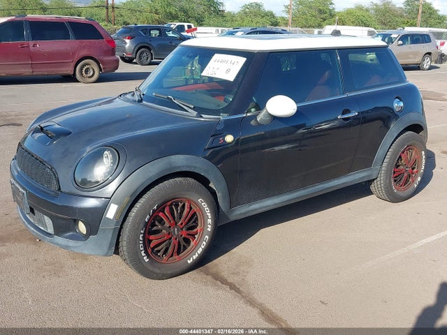 2008 MINI COOPER S WMWMF73528TV32261 Photo 1