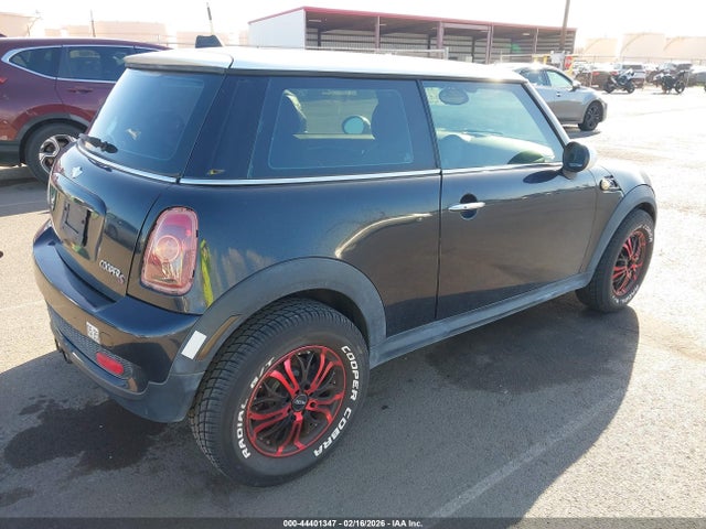2008 MINI COOPER S WMWMF73528TV32261 Photo 3