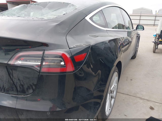 Aukcja sprzedaży 2018 Tesla Model 3, vin: 5YJ3E1EA9JF177929, numer aukcji: 44401358