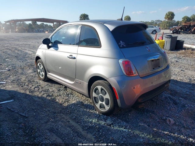 2017 FIAT 500E 3C3CFFGE8HT579984 Photo 2