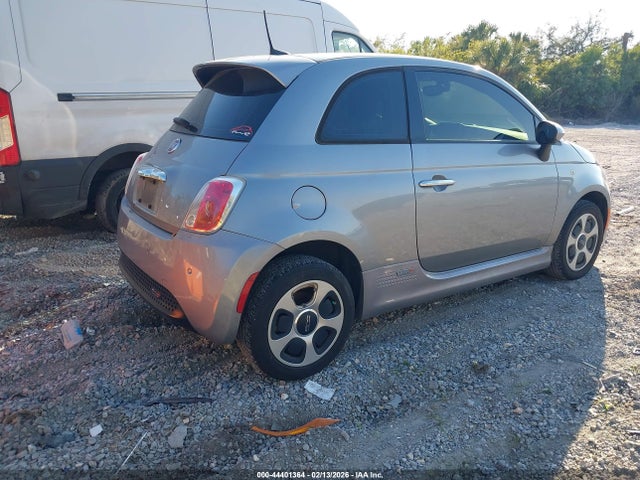 2017 FIAT 500E 3C3CFFGE8HT579984 Photo 3