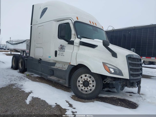 Продаж на аукціоні авто 2022 Freightliner New Cascadia 126, vin: 1FUJHHDR4NLMW2581, номер лоту: 44401425