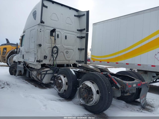 Продаж на аукціоні авто 2022 Freightliner New Cascadia 126, vin: 1FUJHHDR4NLMW2581, номер лоту: 44401425