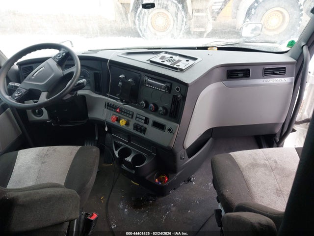 Продаж на аукціоні авто 2022 Freightliner New Cascadia 126, vin: 1FUJHHDR4NLMW2581, номер лоту: 44401425