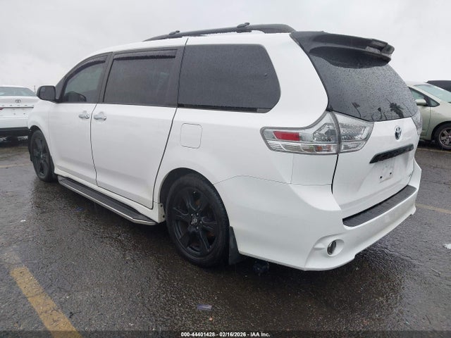 5TDXZ3DC8KS001469 Toyota Sienna Se 8 Passenger