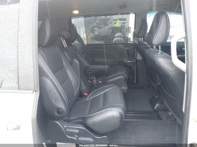 5TDXZ3DC8KS001469 Toyota Sienna Se 8 Passenger