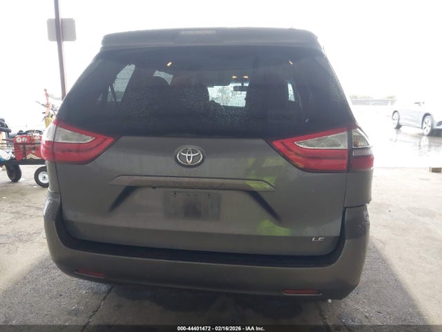 5TDKZ3DC5HS843057 Toyota Sienna Le 8 Passenger
