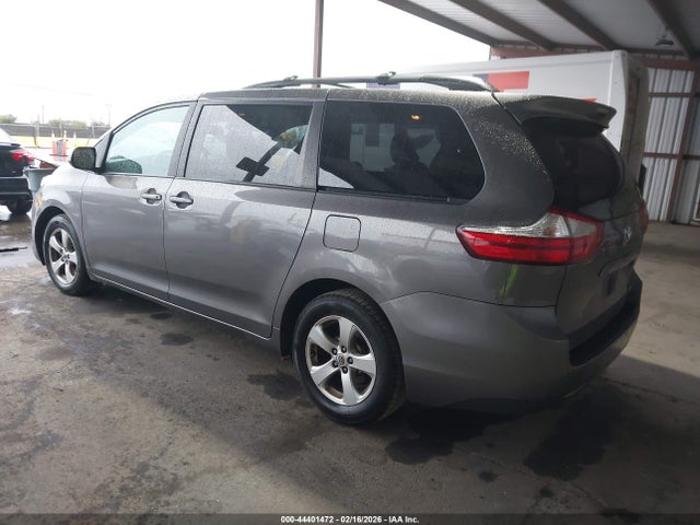 5TDKZ3DC5HS843057 Toyota Sienna Le 8 Passenger