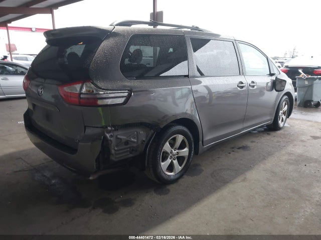 5TDKZ3DC5HS843057 Toyota Sienna Le 8 Passenger