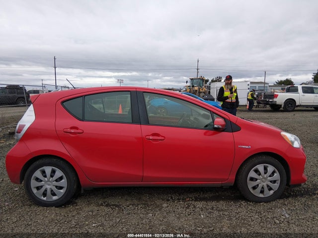 Toyota Prius C Three 2014 JTDKDTB31E1076558 Image 14