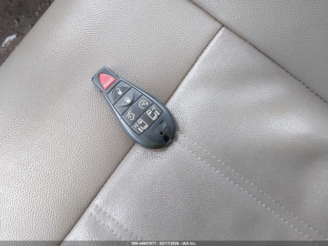 44401577 :رقم المزاد ، 2C4RC1BG3ER277222 vin ، 2014 Chrysler Town & Country Touring مزاد بيع