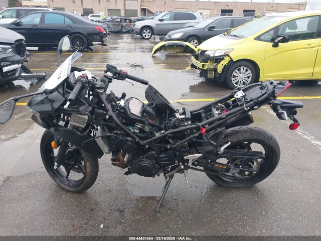 44401584 :رقم المزاد ، ML5EXGG11RDA29258 vin ، 2024 Kawasaki Ex500 مزاد بيع