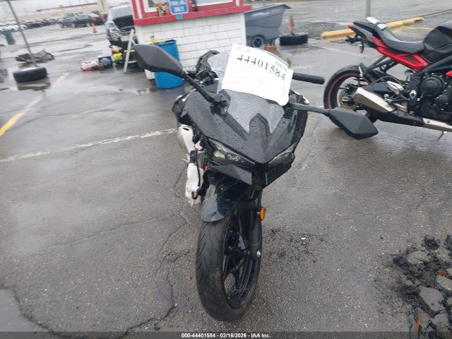 44401584 :رقم المزاد ، ML5EXGG11RDA29258 vin ، 2024 Kawasaki Ex500 مزاد بيع