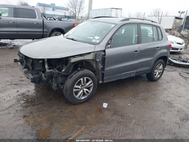 WVGAV7AX7GW611382 Volkswagen TIGUAN S