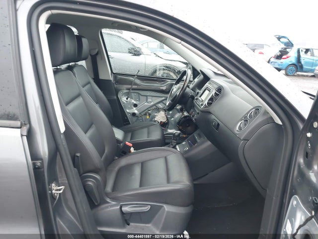 WVGAV7AX7GW611382 Volkswagen TIGUAN S