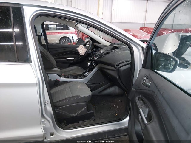 1FMCU9G9XGUC29410 Ford ESCAPE SE