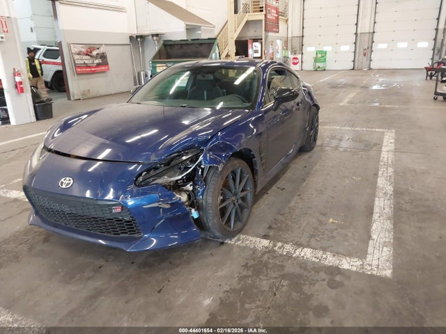 Toyota Gr86 Premium 2023 JF1ZNBE13P9760358 Image 2
