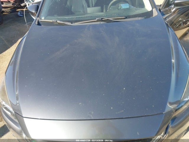 JM1BN1M35H1122198 Mazda 3