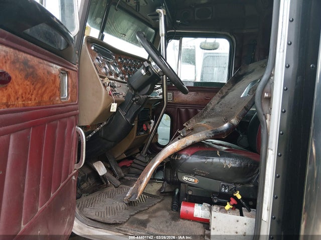 Продажа на аукционе авто 2003 Peterbilt 379, vin: 1XP5DB9X73N804811, номер лота: 44401742