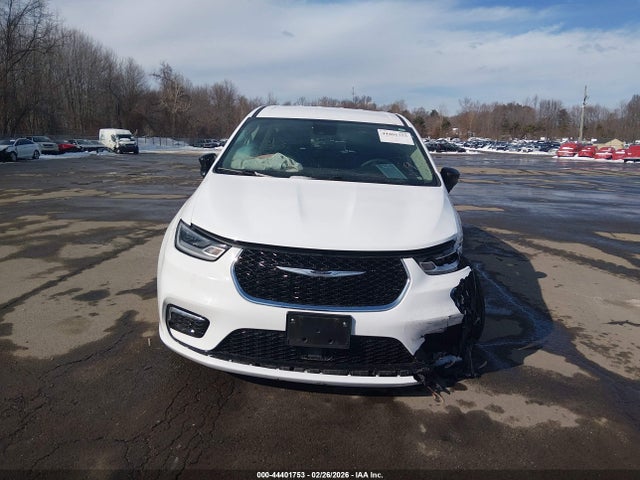 Продажа на аукционе авто 2024 Chrysler Pacifica Touring L, vin: 2C4RC1BG8RR151850, номер лота: 44401753