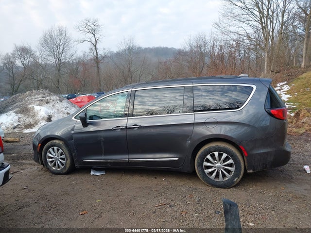 Aukcja sprzedaży 2017 Chrysler Pacifica Touring-l, vin: 2C4RC1BG2HR839440, numer aukcji: 44401779