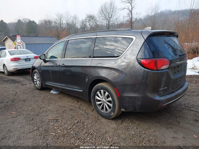 2017 CHRYSLER PACIFICA 2C4RC1BG2HR839440 Photo 2