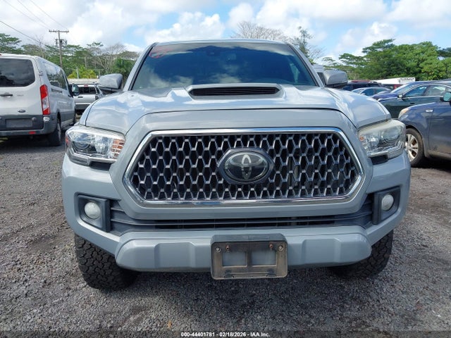 5TFCZ5AN9JX159635 Toyota Tacoma Sr5 V6
