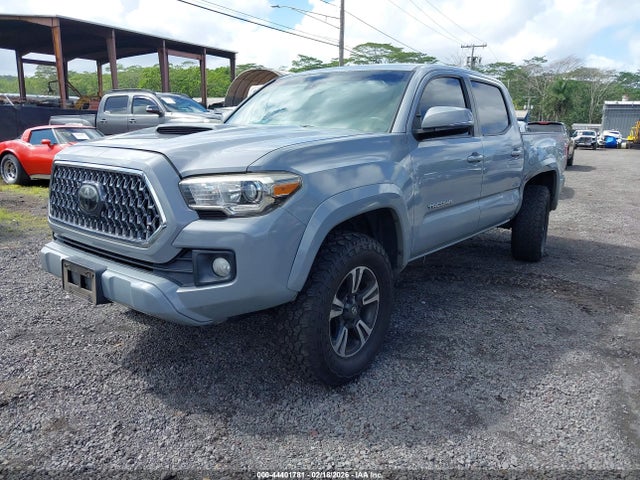5TFCZ5AN9JX159635 Toyota Tacoma Sr5 V6