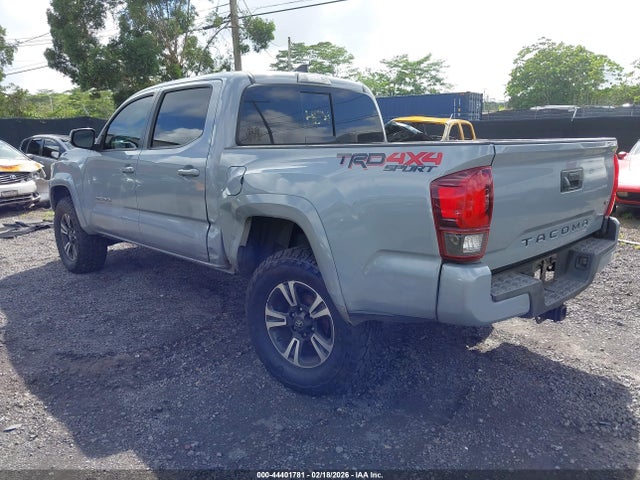 5TFCZ5AN9JX159635 Toyota Tacoma Sr5 V6