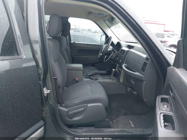 44401810 :رقم المزاد ، 1J4PN2GK7BW551930 vin ، 2011 Jeep Liberty Sport مزاد بيع