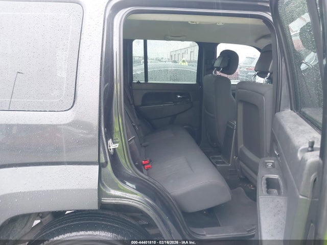 44401810 :رقم المزاد ، 1J4PN2GK7BW551930 vin ، 2011 Jeep Liberty Sport مزاد بيع