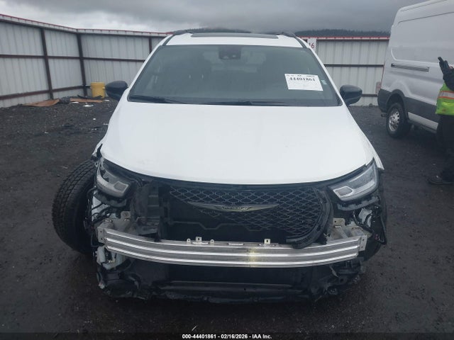 Chrysler Pacifica Limited 2025 2C4RC1GGXSR518519 Image 13
