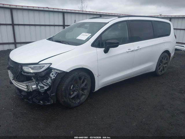 Chrysler Pacifica Limited 2025 2C4RC1GGXSR518519 Image 2
