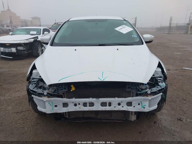 1FADP3F23HL276566 Ford FOCUS SE