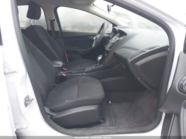 1FADP3F23HL276566 Ford FOCUS SE
