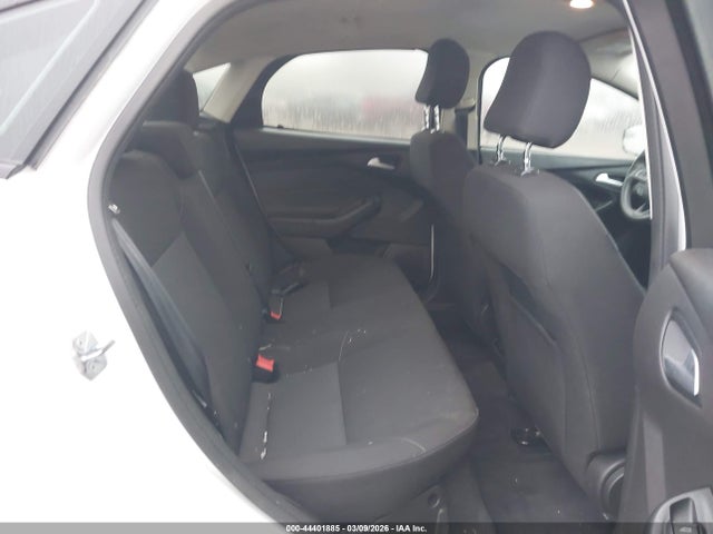 1FADP3F23HL276566 Ford FOCUS SE