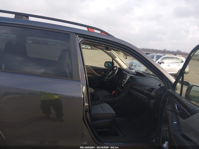 2022 Subaru Forester Sport მანქანა იყიდება აუქციონზე, vin: JF2SKAJC9NH404829, აუქციონის ნომერი: 44402001