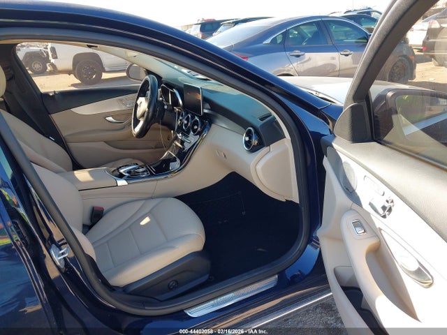 2016 Mercedes-benz C 300 4matic მანქანა იყიდება აუქციონზე, vin: 55SWF4KB4GU154333, აუქციონის ნომერი: 44402058