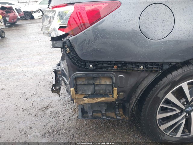 4S3BNAC68J3039774 Subaru Legacy 2.5i Premium