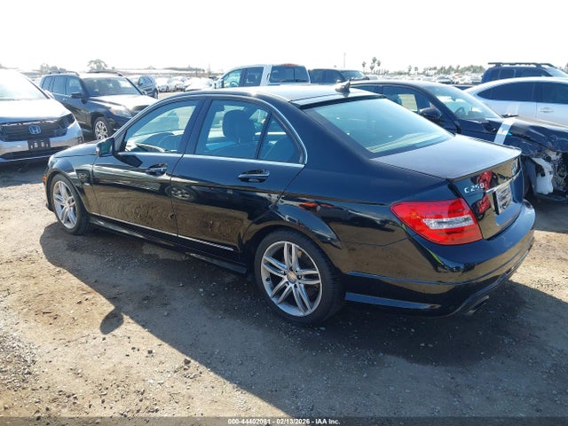 Продажа на аукционе авто 2012 Mercedes-benz C 250 Sport, vin: WDDGF4HB4CA598222, номер лота: 44402081
