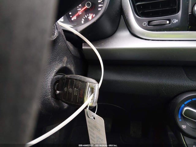 3KPA25ABXKE178083 KIA Rio 5-door S