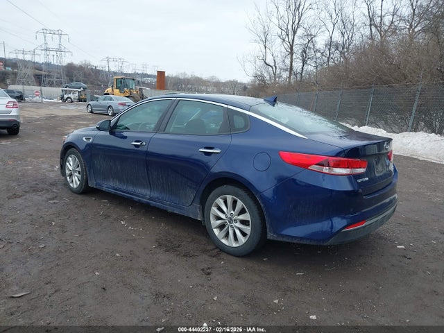 2018 KIA OPTIMA 5XXGT4L34JG262039 Photo 2