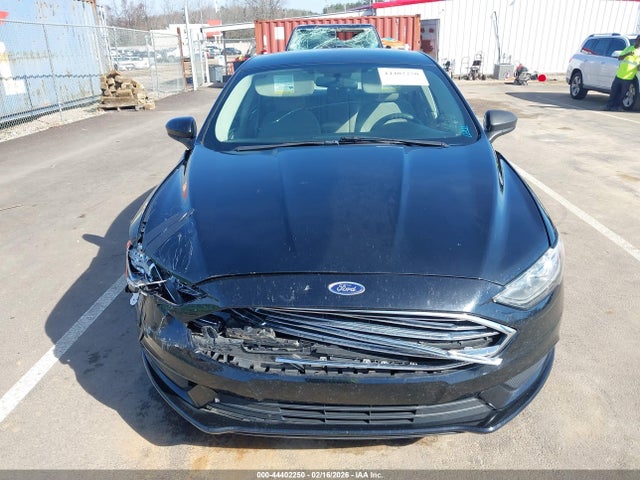 3FA6P0HD9HR320772 Ford FUSION SE