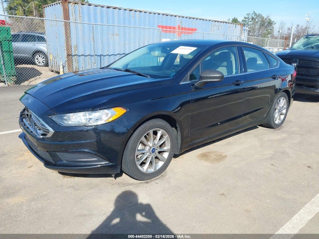 3FA6P0HD9HR320772 Ford FUSION SE