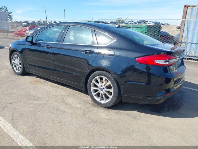 3FA6P0HD9HR320772 Ford FUSION SE