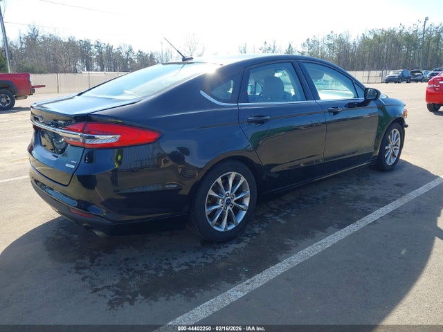 3FA6P0HD9HR320772 Ford FUSION SE