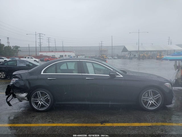 Mercedes-Benz E 300 2018 WDDZF4JB3JA395984 Image 13