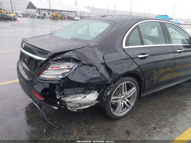 Mercedes-Benz E 300 2018 WDDZF4JB3JA395984 Image 17