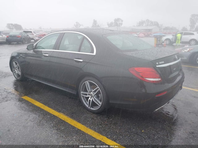 Mercedes-Benz E 300 2018 WDDZF4JB3JA395984 Image 3