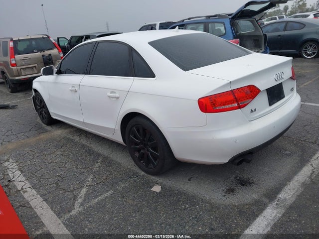 2011 AUDI A4 WAUFFAFL4BN008265 Photo 2